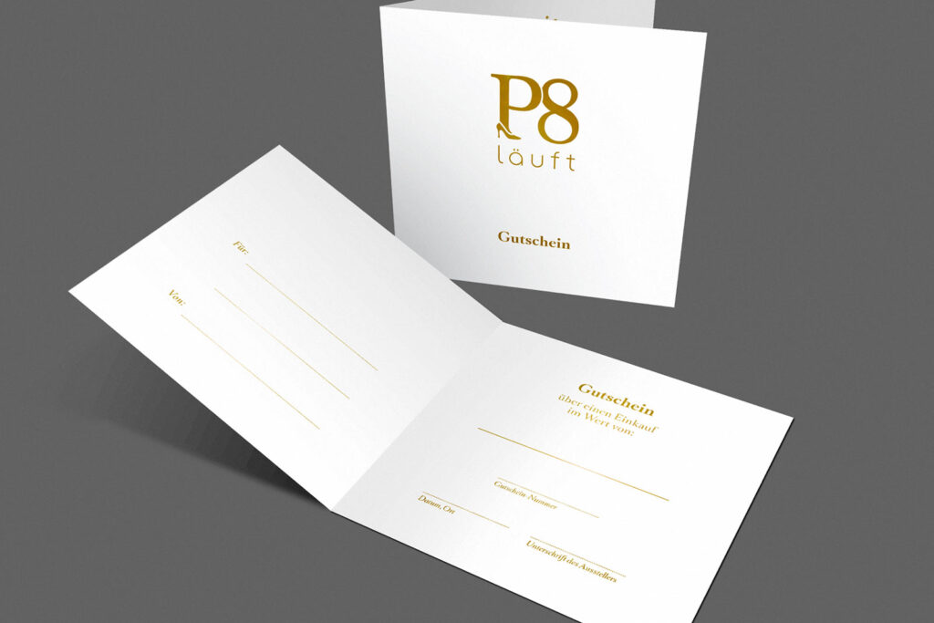 P8 Goldfolie Gutschein VS+Innen P8 Goldfolie Gutschein Ansicht Vorderseite+Innen
