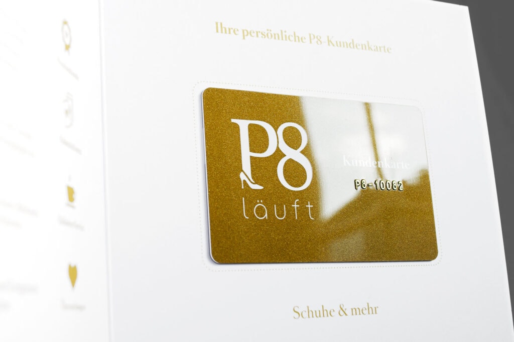 P8 Kundenkarte Innen Detail P8 Kundenkarte, Sonderfarbe Gold, Ansicht Innen, Detail