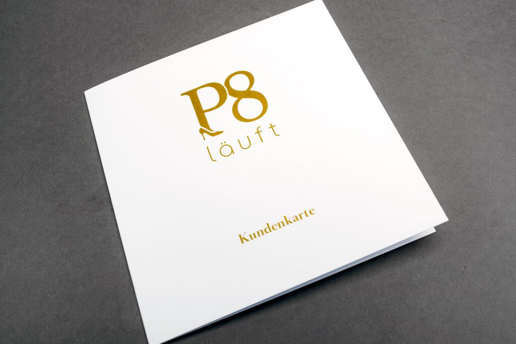 P8 Kundenkarte Titel P8 Kundenkarte, Sonderfarbe Gold, Vorderseite, Titel
